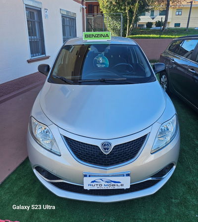 Lancia Ypsilon 1.2 69 CV 5 porte Silver usata