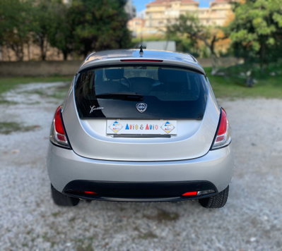 Lancia Ypsilon 1.3 MJT 16V 95 CV 5 porte S&S Platinum (4)