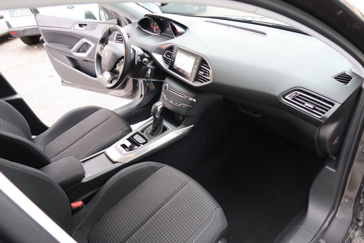 Peugeot 308 SW 1.5 bluehdi GT s&s 130cv eat8 (7)