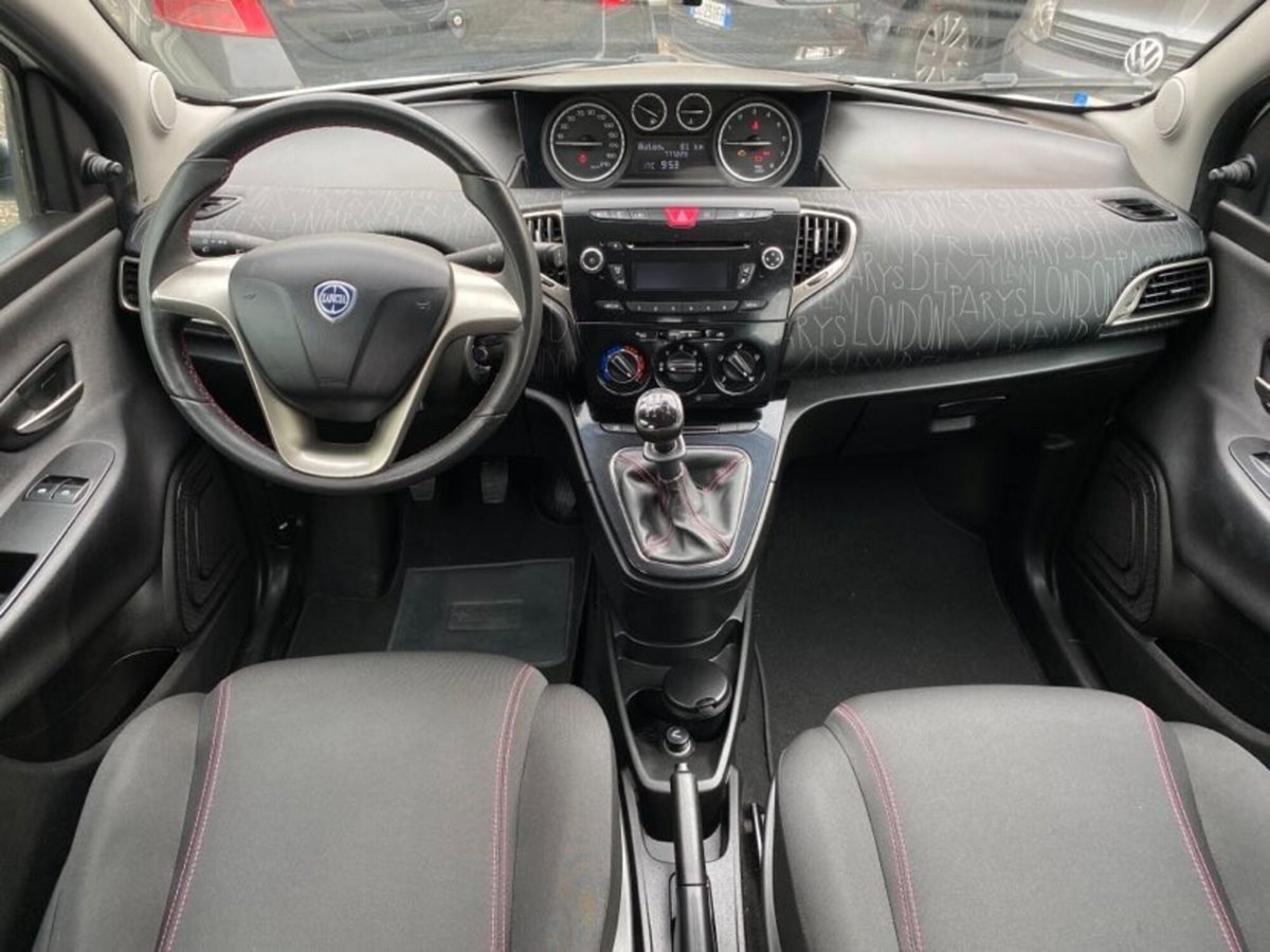 Lancia Ypsilon 1.2 69 CV 5 porte Elefantino (15)
