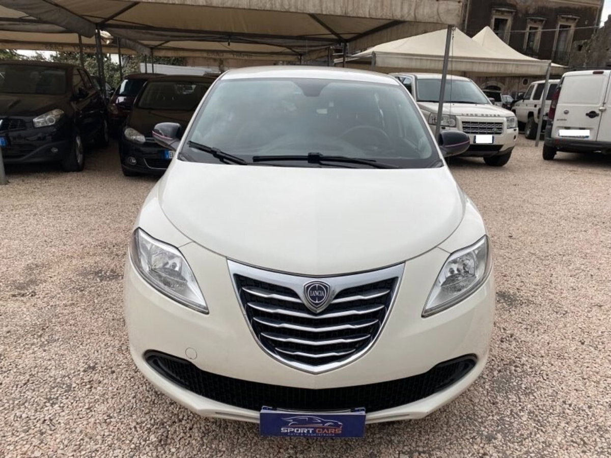 Lancia Ypsilon 1.2 69 CV 5 porte Elefantino (4)