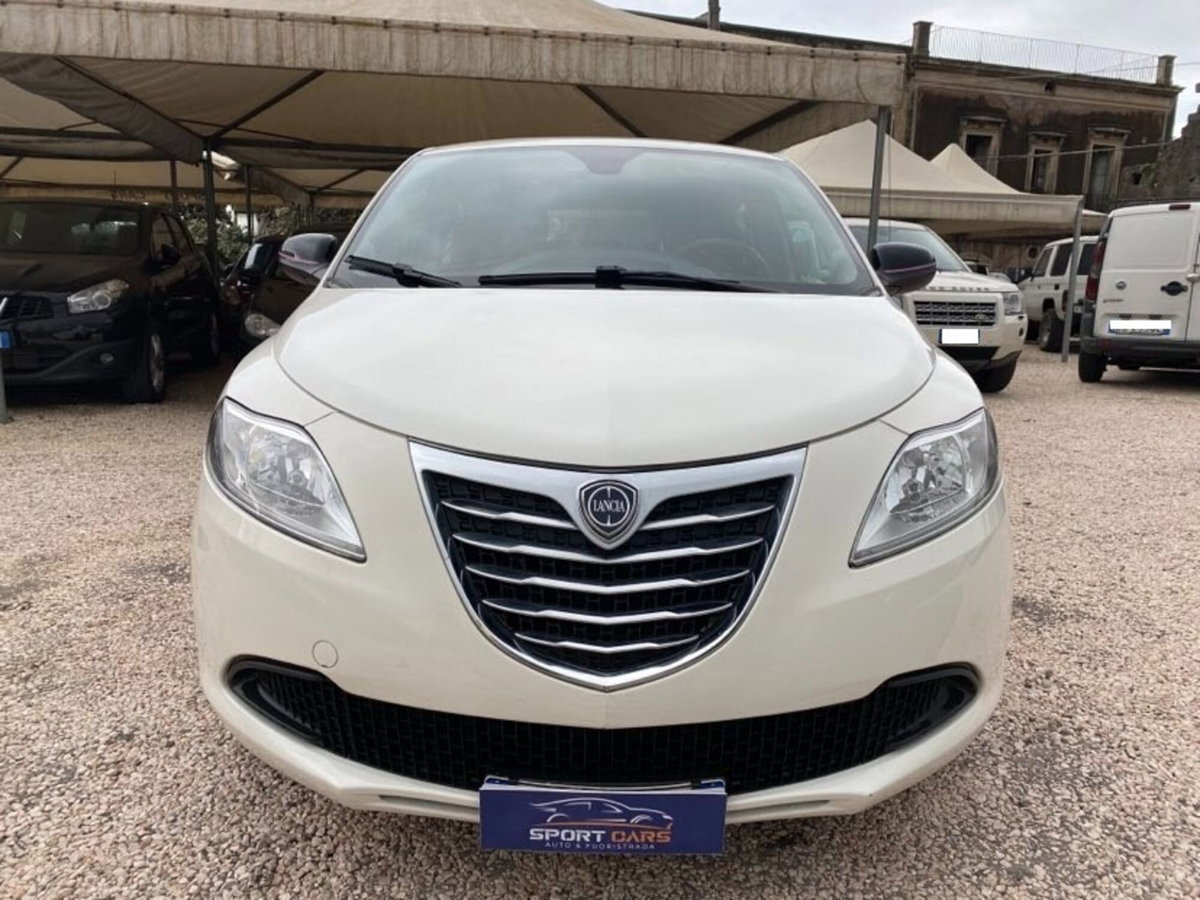 Lancia Ypsilon 1.2 69 CV 5 porte Elefantino (5)