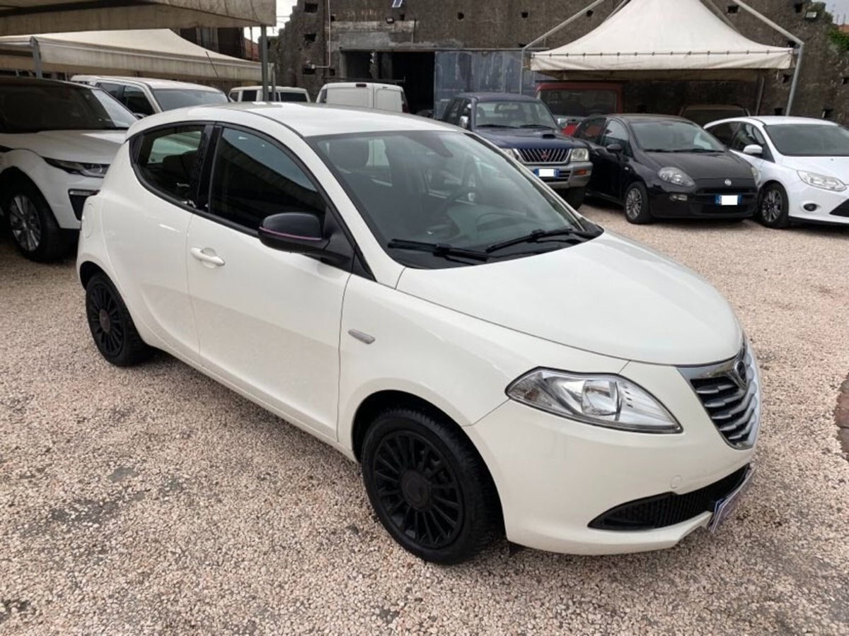 Lancia Ypsilon 1.2 69 CV 5 porte Elefantino (6)