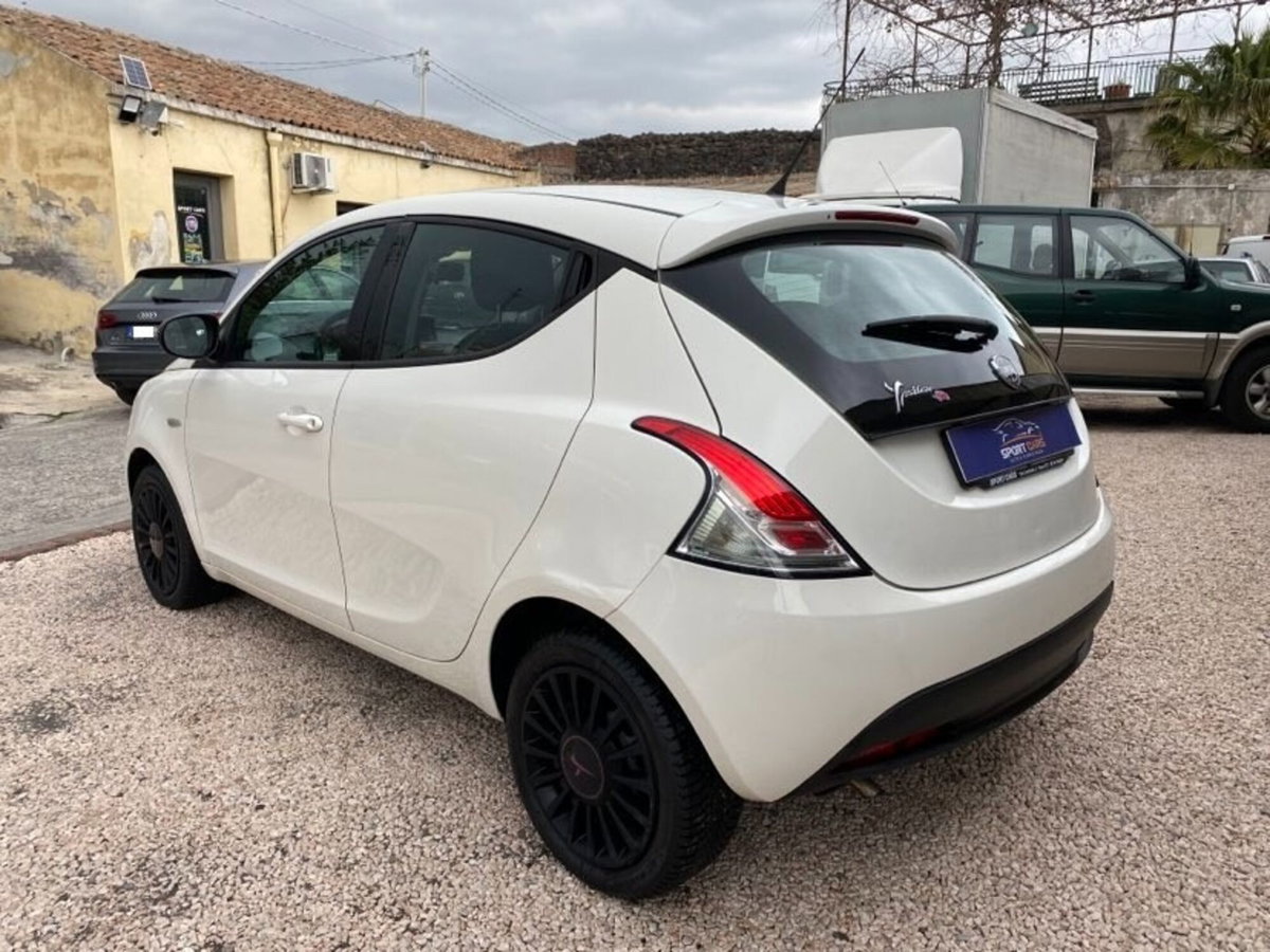 Lancia Ypsilon 1.2 69 CV 5 porte Elefantino (7)