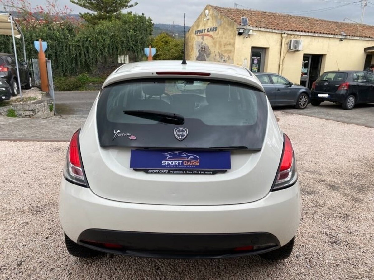 Lancia Ypsilon 1.2 69 CV 5 porte Elefantino (9)