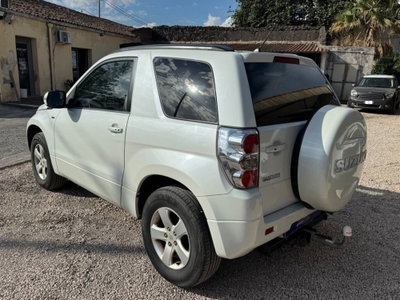 Suzuki Grand Vitara 1.9 DDiS 3 porte Offroad (4)