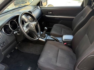 Suzuki Grand Vitara 1.9 DDiS 3 porte Offroad (9)