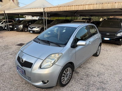 Toyota Yaris 1.D-4D 5 porte Sol usata
