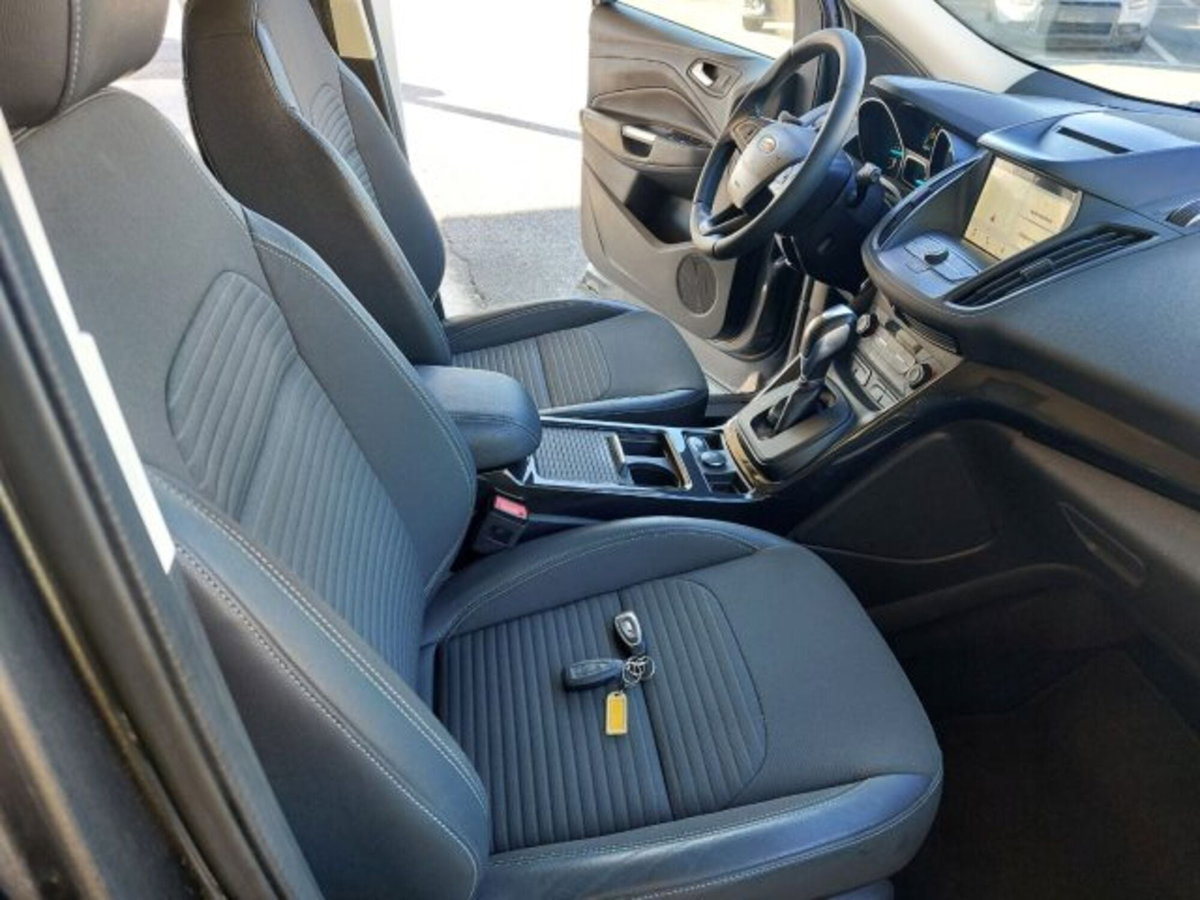 Ford Kuga 1.5 TDCI 120 CV S&S 2WD Powershift Edition (11)