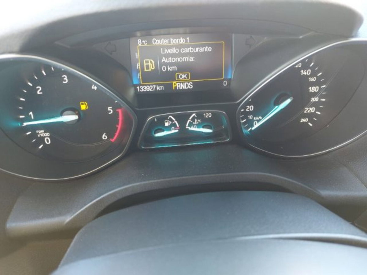 Ford Kuga 1.5 TDCI 120 CV S&S 2WD Powershift Edition (7)