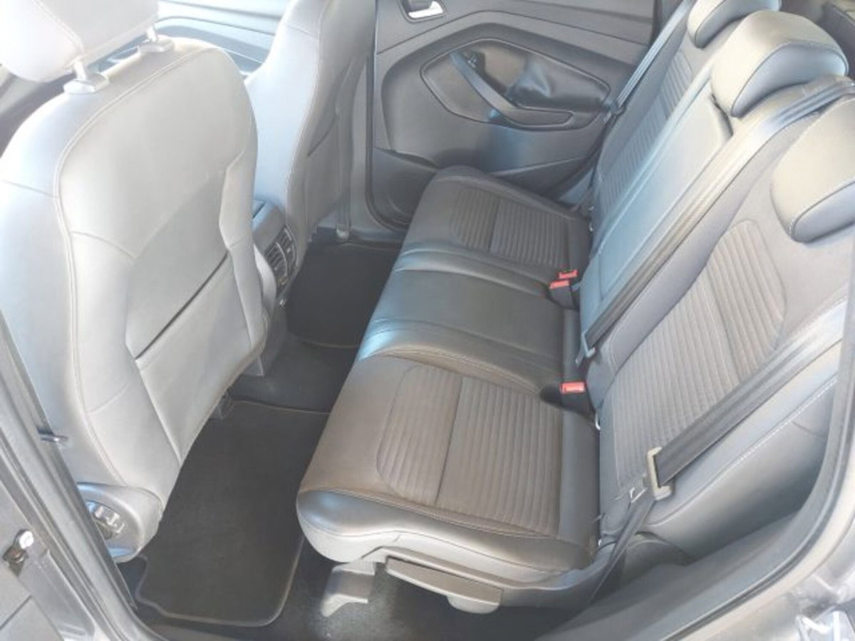 Ford Kuga 1.5 TDCI 120 CV S&S 2WD Powershift Edition (9)
