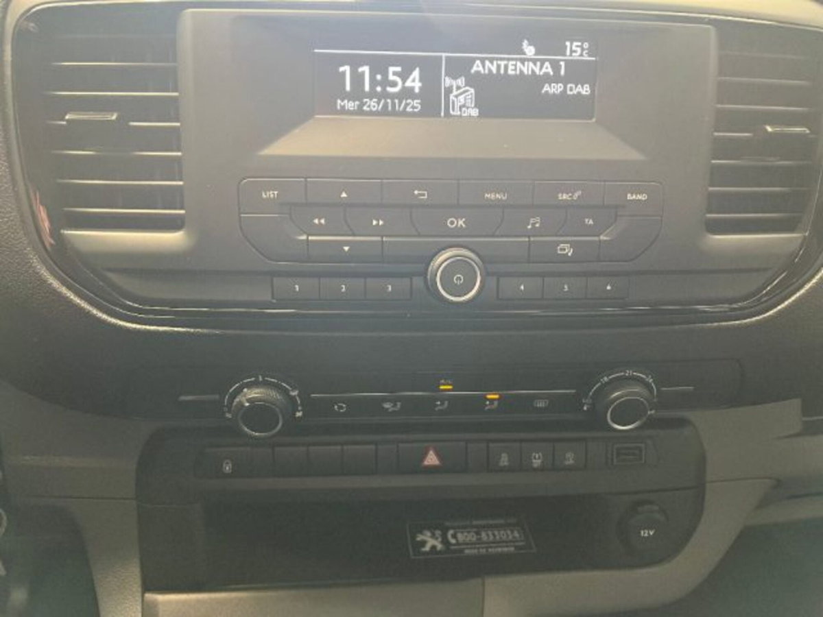 Peugeot Traveller BlueHDi 100 Compact Business (13)