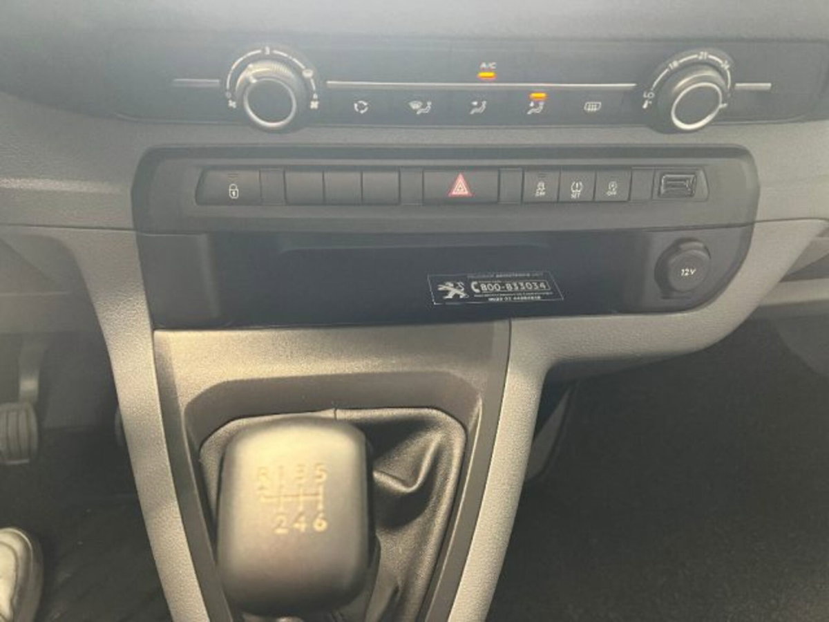 Peugeot Traveller BlueHDi 100 Compact Business (14)