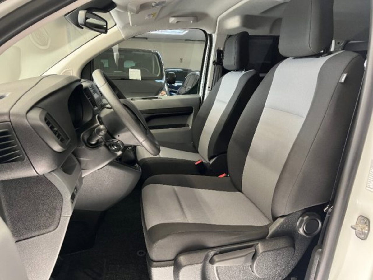 Peugeot Traveller BlueHDi 100 Compact Business (6)