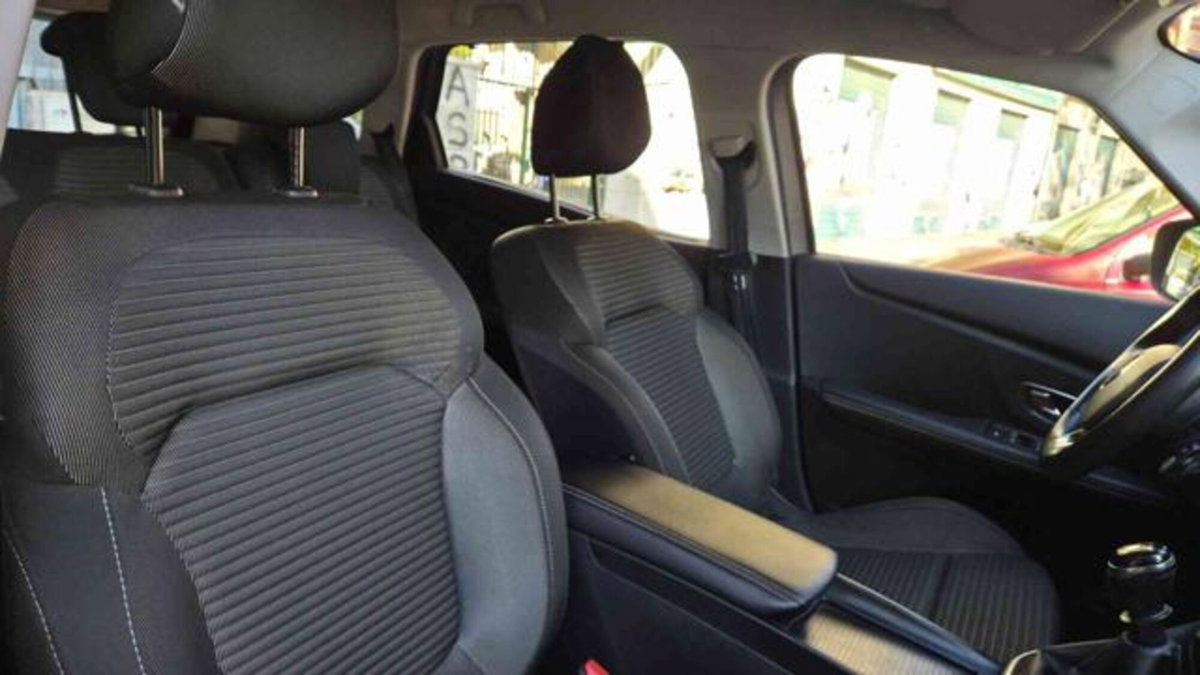 Renault Scenic E-Tech Electric XMod dCi 110 CV Start&Stop Energy Limited (11)