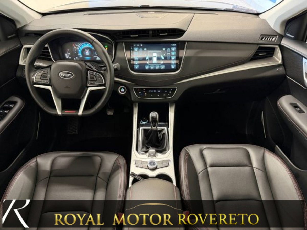 SWM G01 G01 1.5 133cv mt (14)