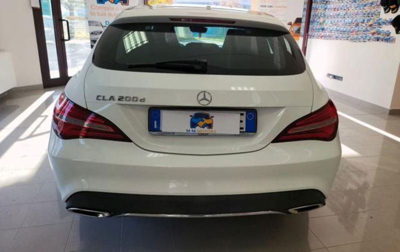 Mercedes-Benz CLA Shooting Brake 200 d Automatic Sport