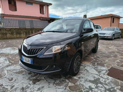 Lancia Ypsilon 1.0 FireFly 5 porte S&S Hybrid Gold Plus usata