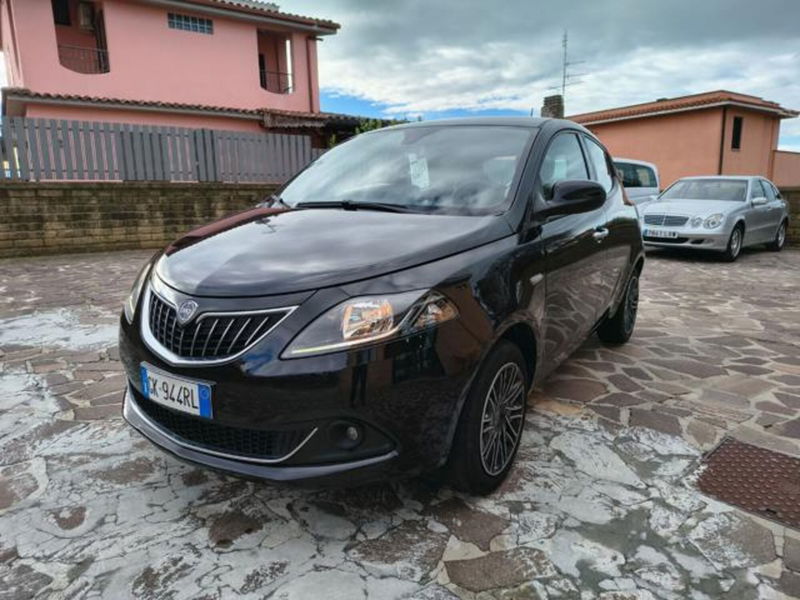 Lancia Ypsilon 1.0 FireFly 5 porte S&S Hybrid Gold Plus