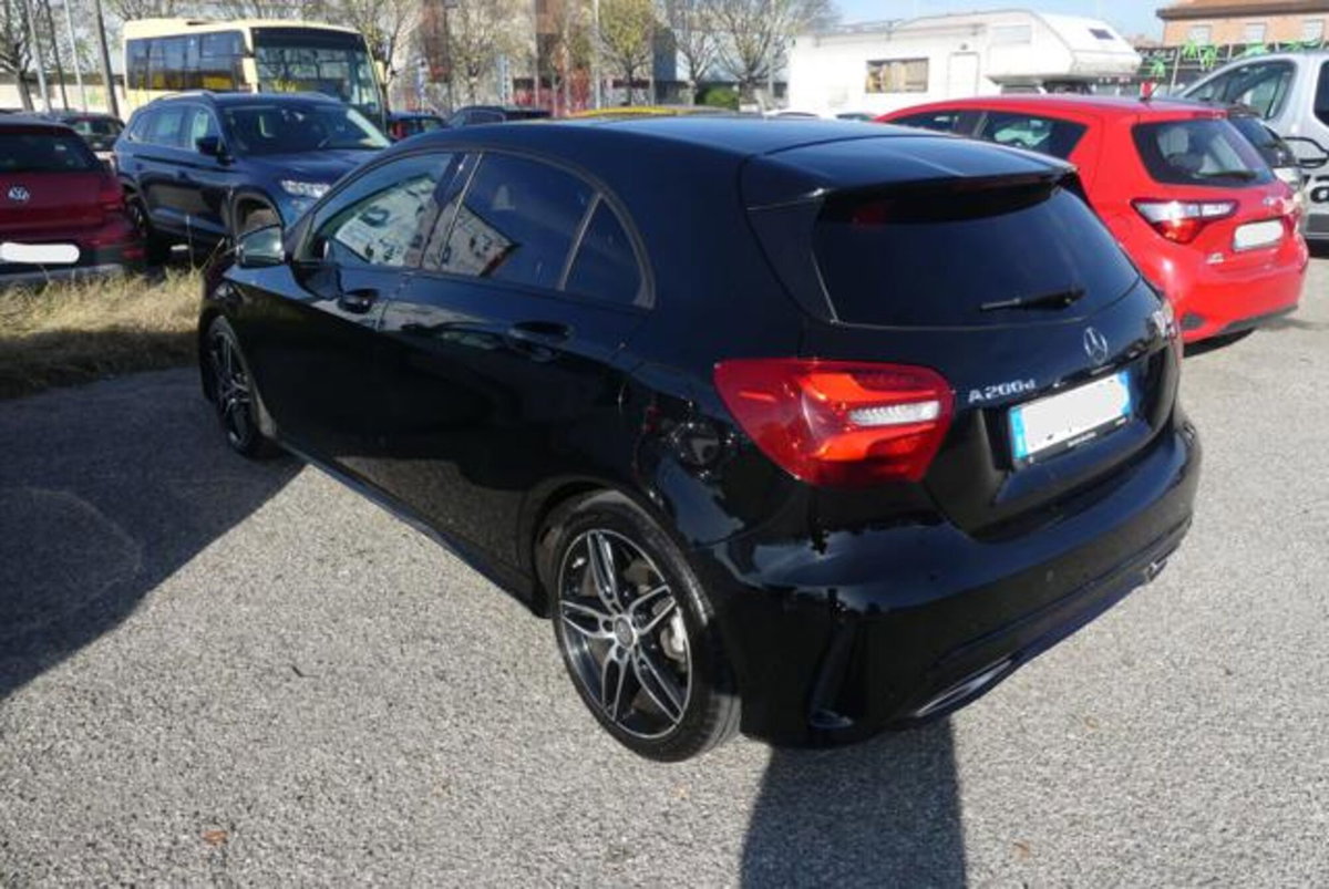 Mercedes-Benz Classe A 200 d Automatic Premium (5)