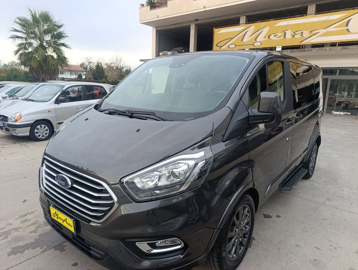 Ford Tourneo Custom 320 2.0 EcoBlue 130CV aut. PL Titanium (2)