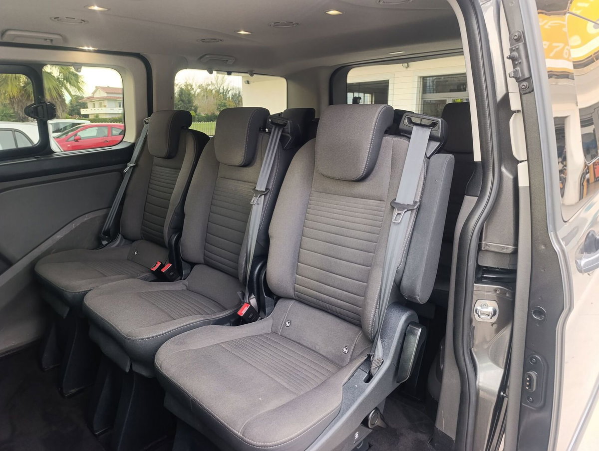 Ford Tourneo Custom 320 2.0 EcoBlue 130CV aut. PL Titanium (6)