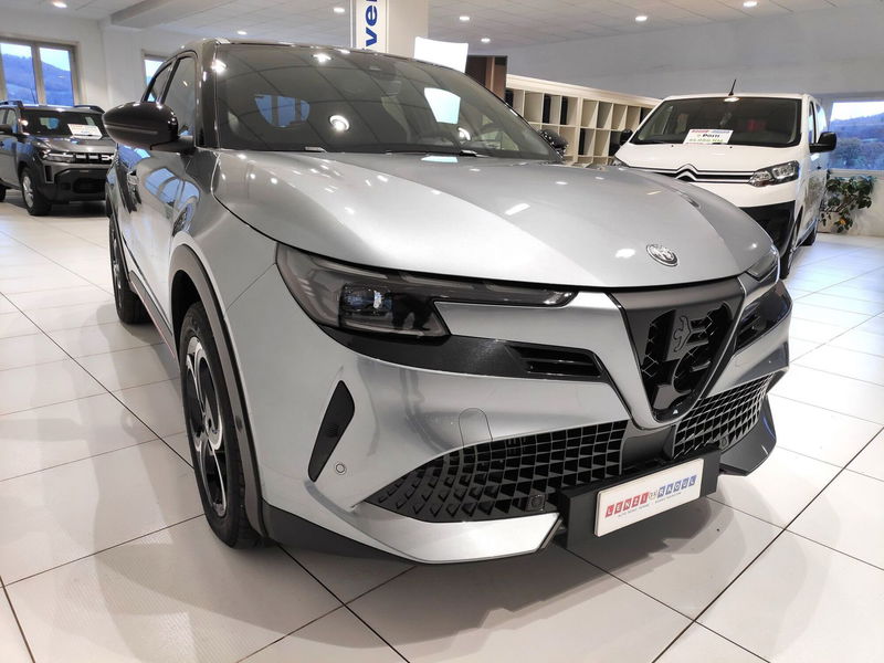 Alfa Romeo Junior 1.2 ibrida Q4 Intensa 145cv edct6
