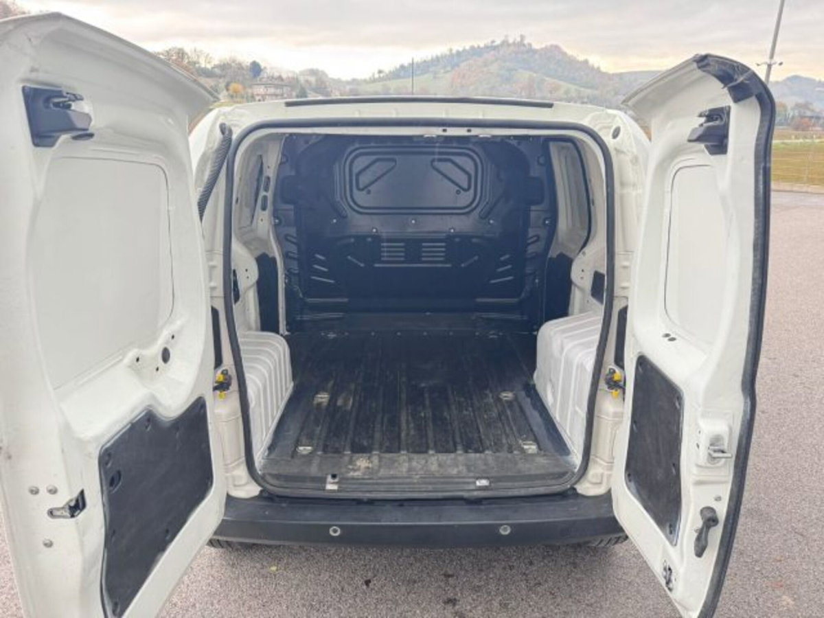 Fiat Fiorino 1.3 MJT 80CV Cargo SX (19)