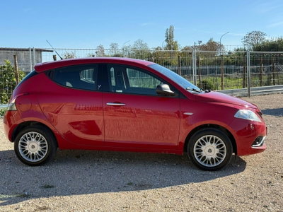 Lancia Ypsilon 1.2 69 CV 5 porte Platinum (9)