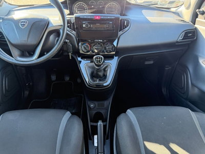 Lancia Ypsilon 1.2 69 CV 5 porte Platinum (10)