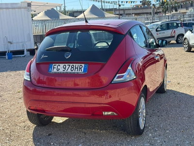 Lancia Ypsilon 1.2 69 CV 5 porte Platinum (3)