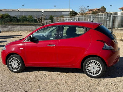 Lancia Ypsilon 1.2 69 CV 5 porte Platinum (6)