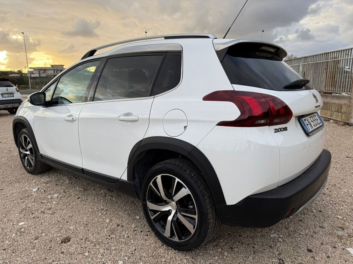 Peugeot 2008 100 Black Matt (14)