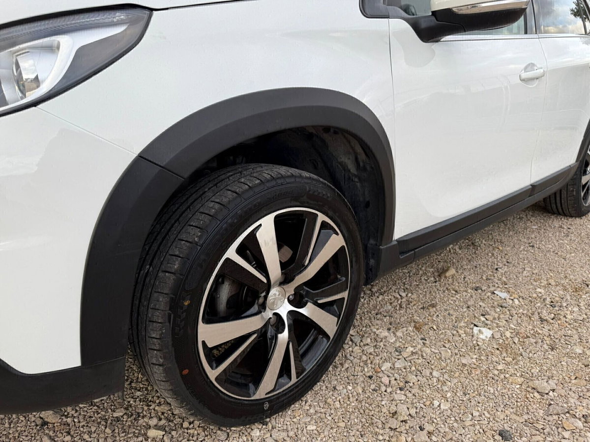 Peugeot 2008 100 Black Matt (17)