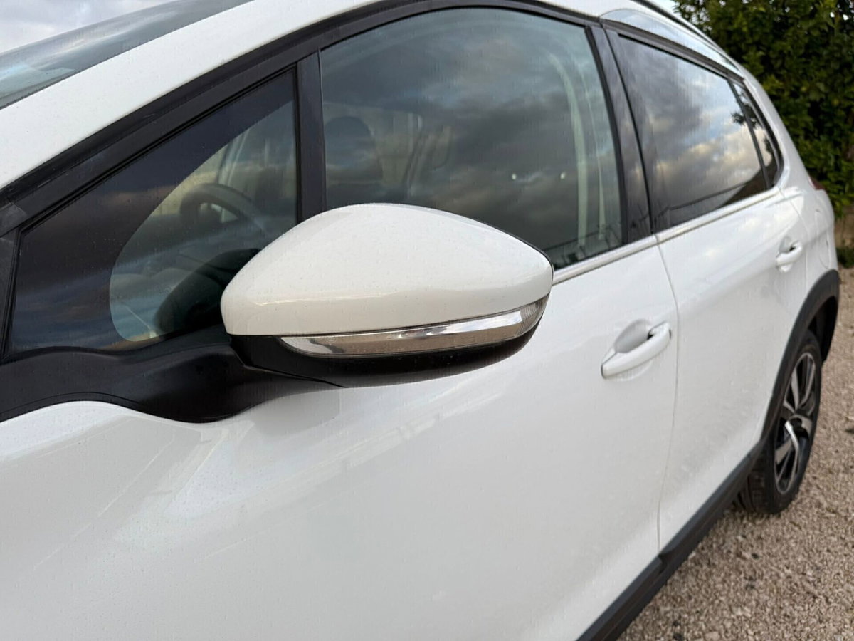 Peugeot 2008 100 Black Matt (18)