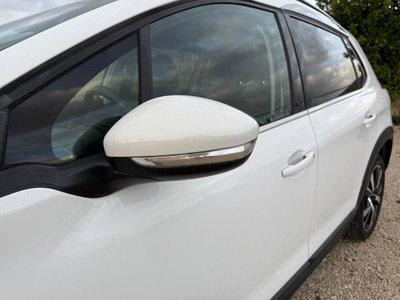 Peugeot 2008 100 Black Matt (18)