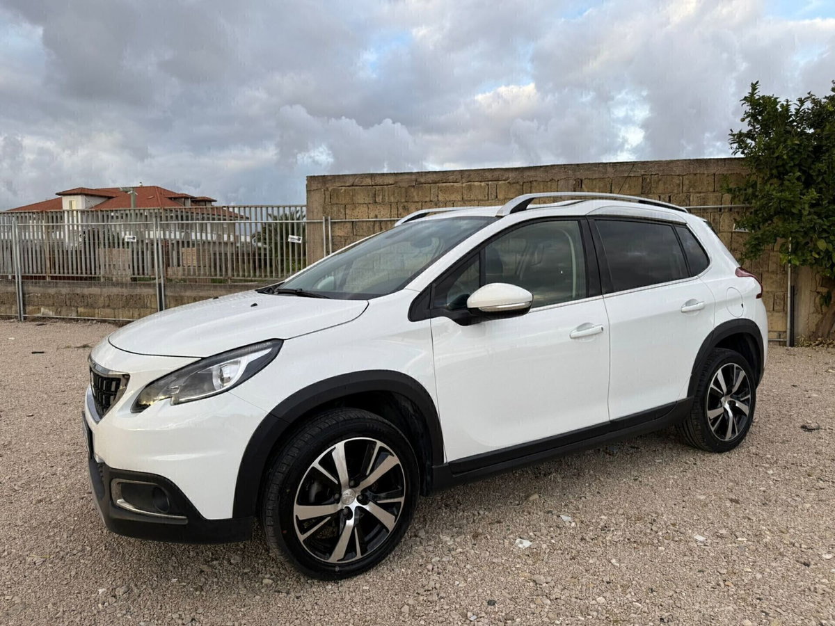 Peugeot 2008 100 Black Matt (3)