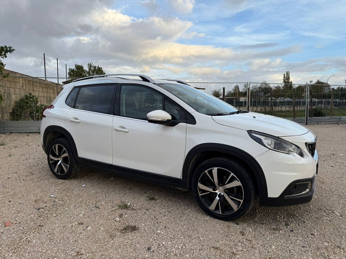 Peugeot 2008 100 Black Matt (5)