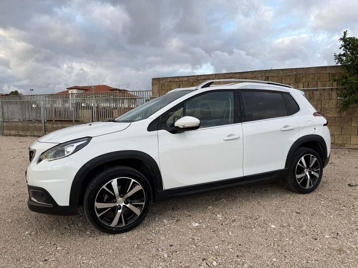 Peugeot 2008 100 Black Matt (6)