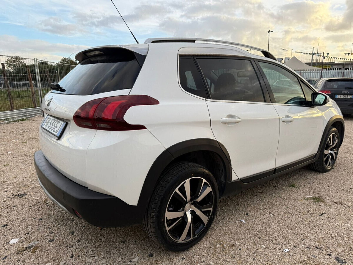 Peugeot 2008 100 Black Matt (8)