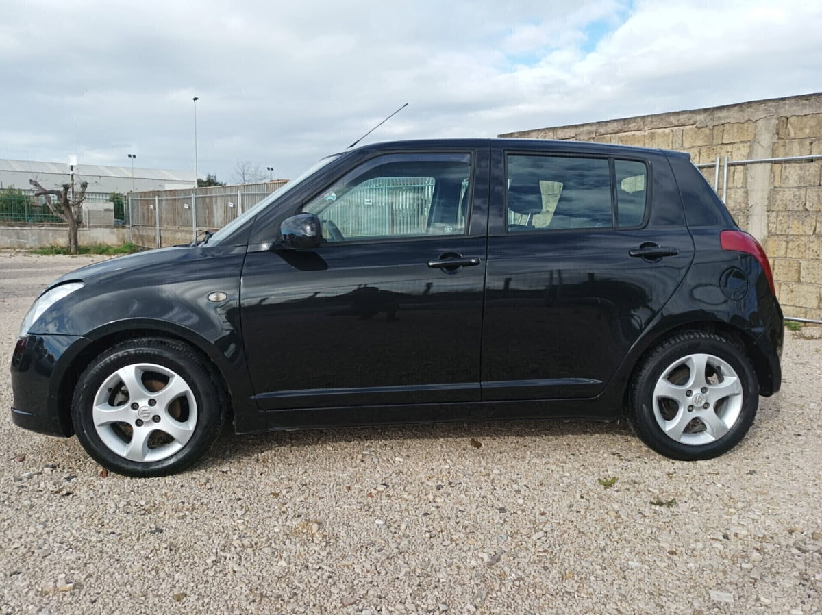 Suzuki Swift 1.3 5p. GLX (2)