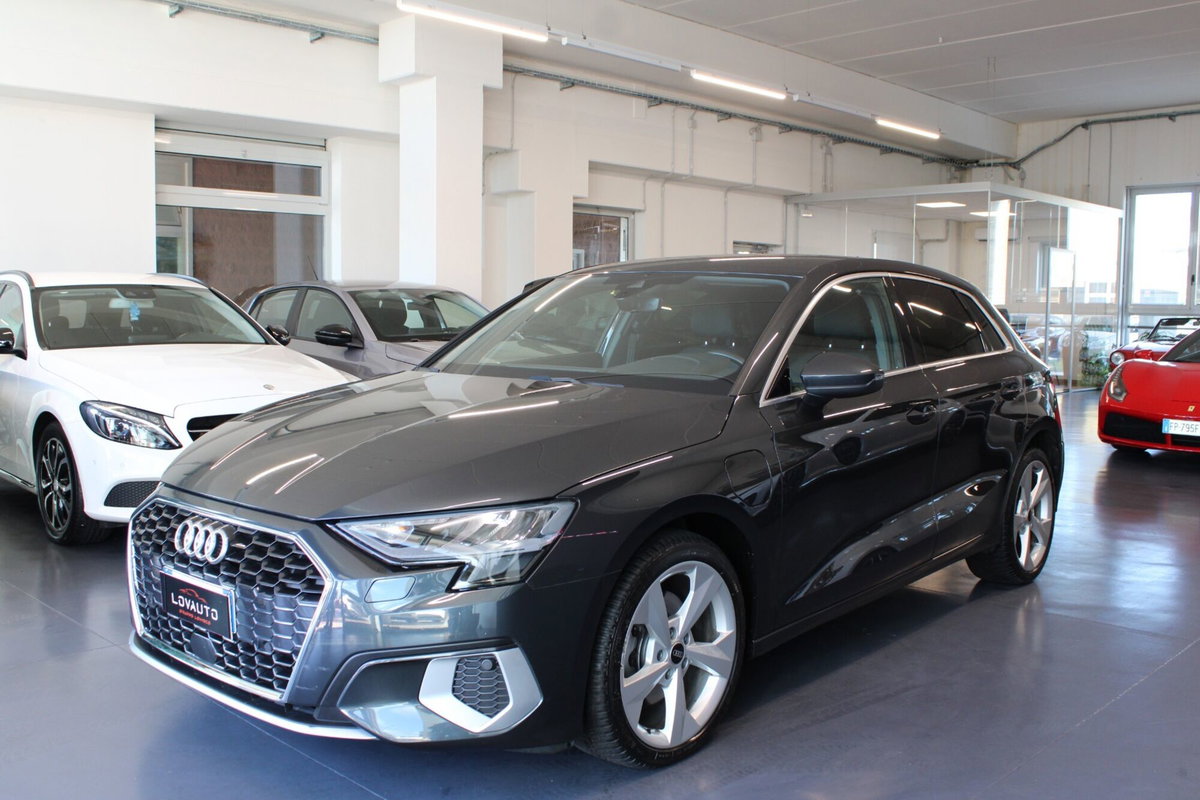 Audi A3 Sportback 40 TFSI e S tronic Business Advanced (3)