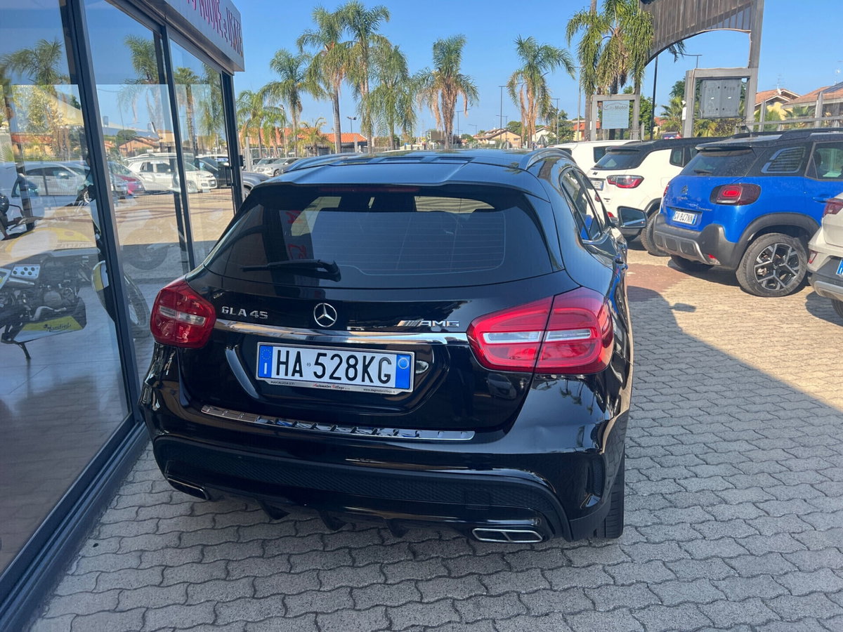 Mercedes-Benz GLA SUV 45 AMG 4Matic (5)
