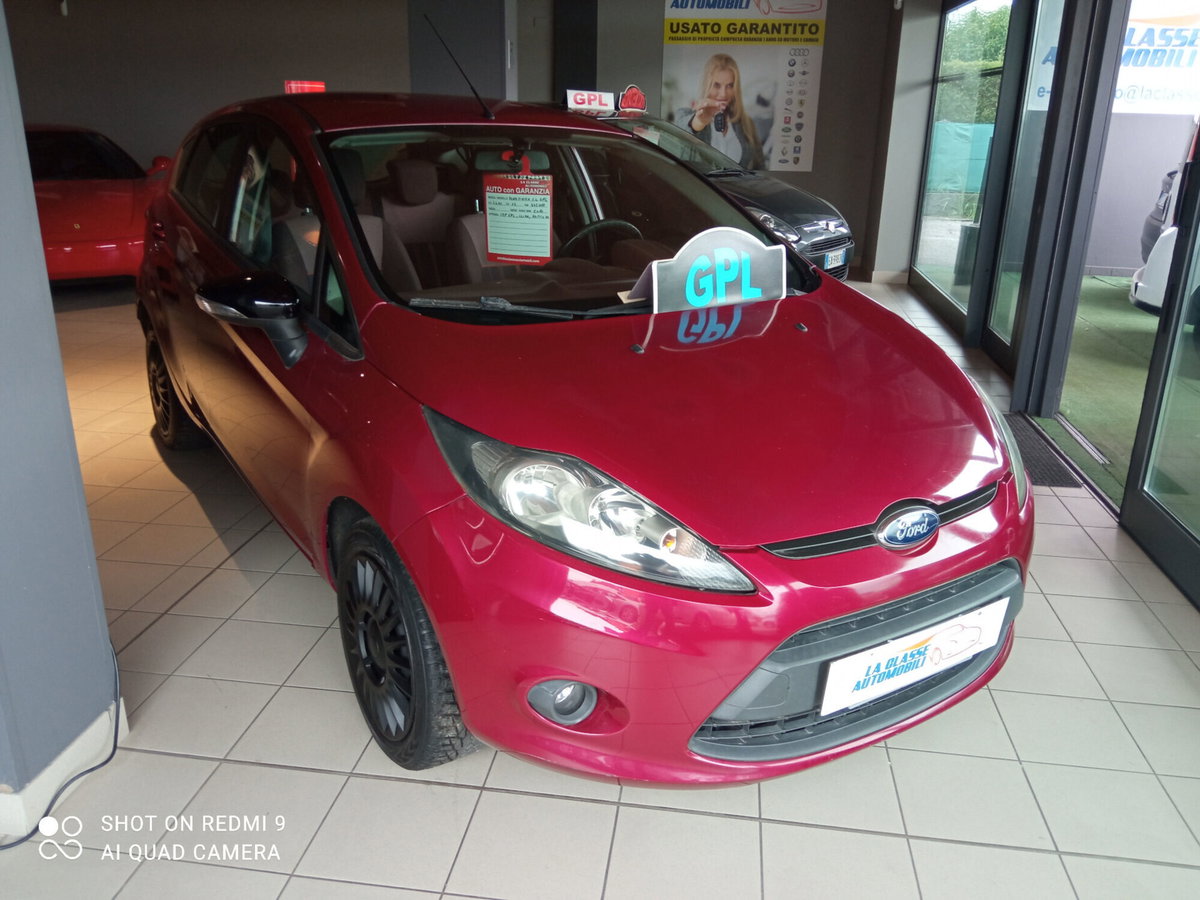 Ford Fiesta 1.4 5 porte Bz.- GPL Titanium (3)