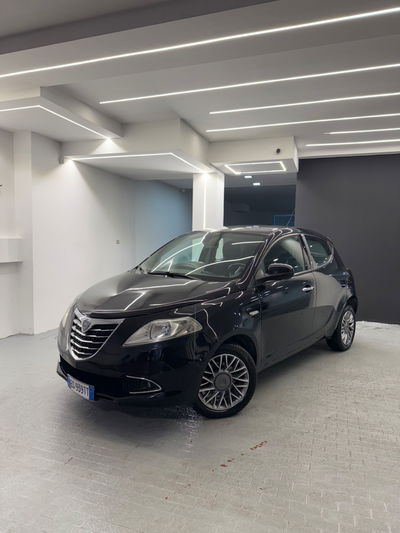Lancia Ypsilon 0.9 TwinAir 85 CV 5 porte S&S Platinum usata