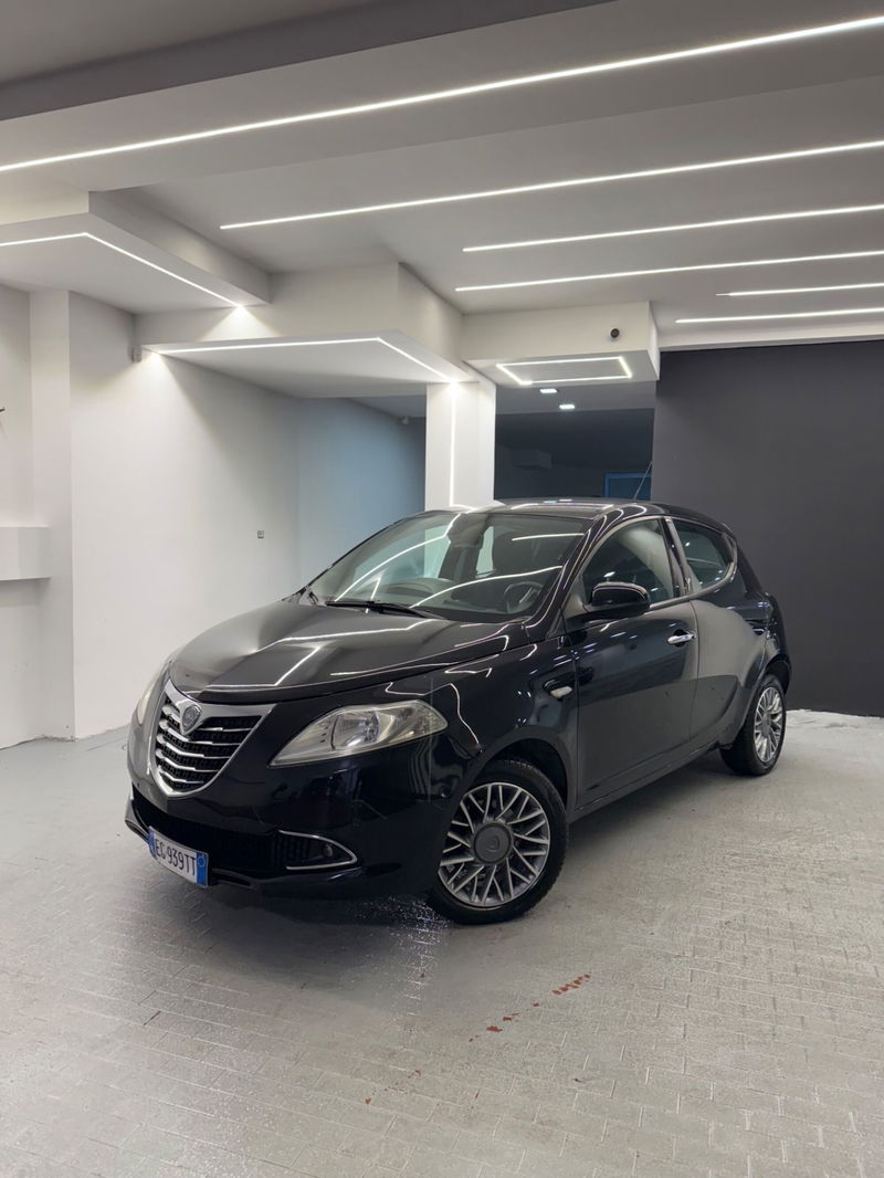Lancia Ypsilon 0.9 TwinAir 85 CV 5 porte S&S Platinum
