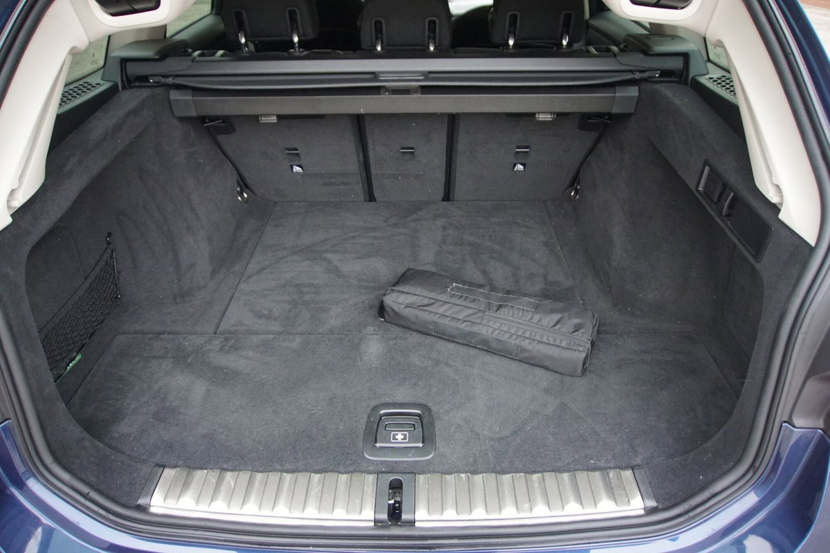 BMW Serie 3 Touring 316d 48V (12)
