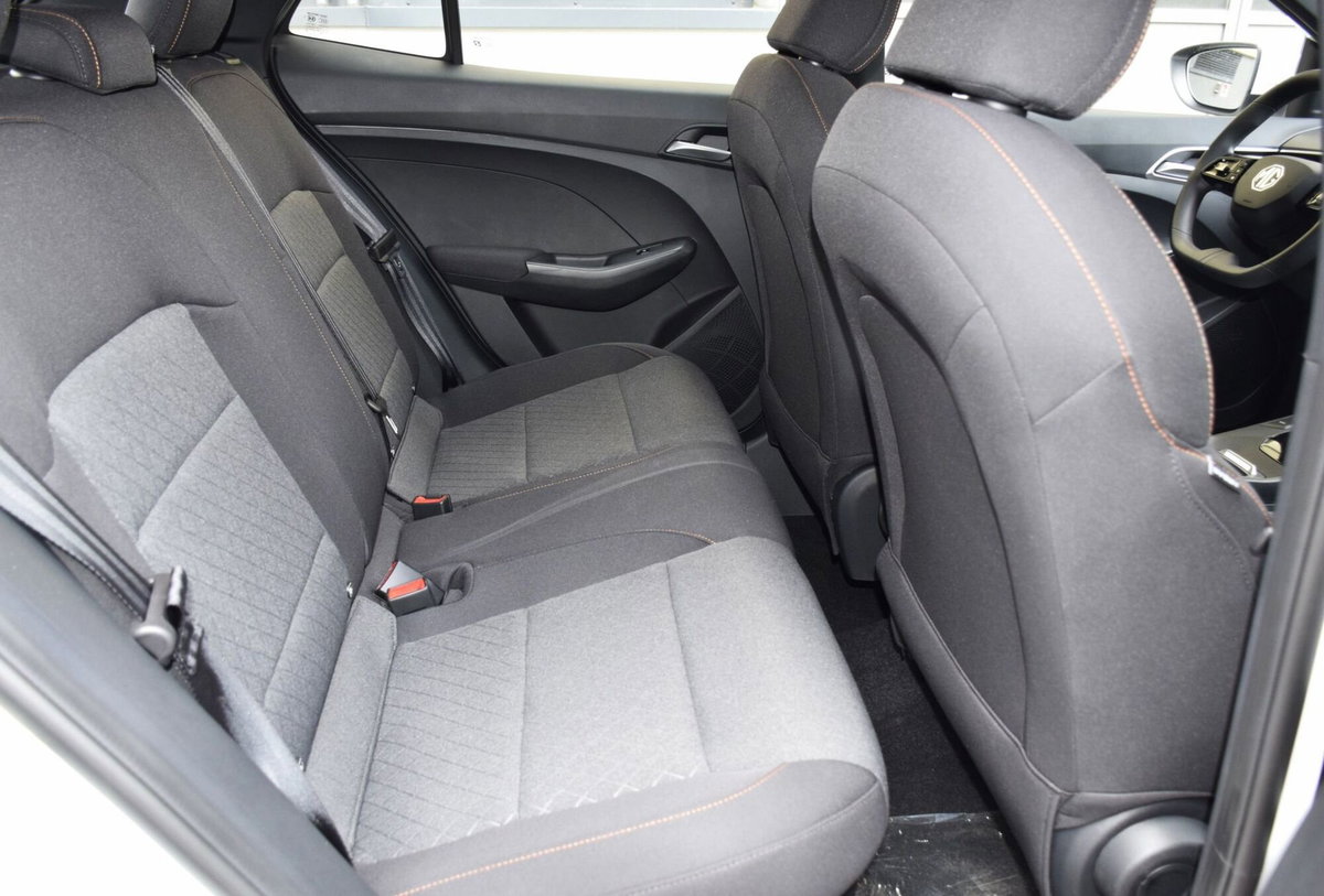 Mg MG3 1.5 hybrid+ Comfort auto (12)