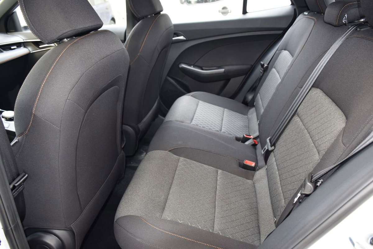 Mg MG3 1.5 hybrid+ Comfort auto (13)