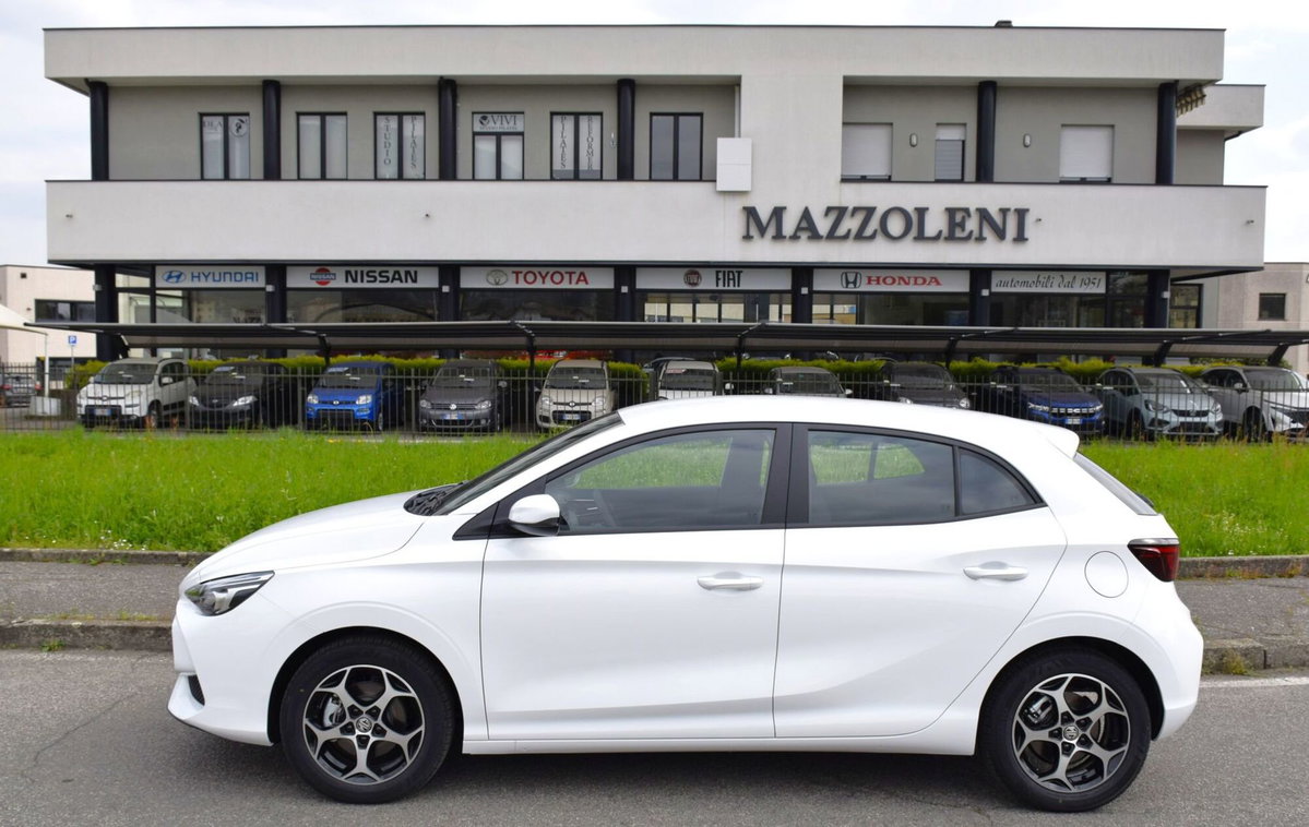 Mg MG3 1.5 hybrid+ Comfort auto (2)